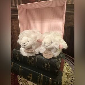 Doudou new born pink lamb booties